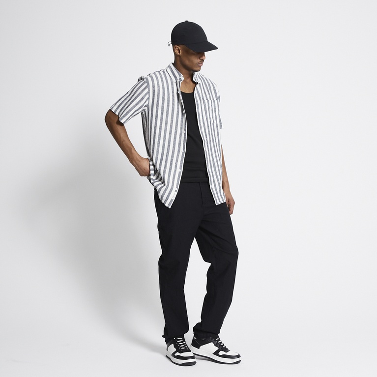 Kurzarm-Leinenhemd "Isak Stripe" Kurzarm-Leinenhemd "Isak Stripe"
